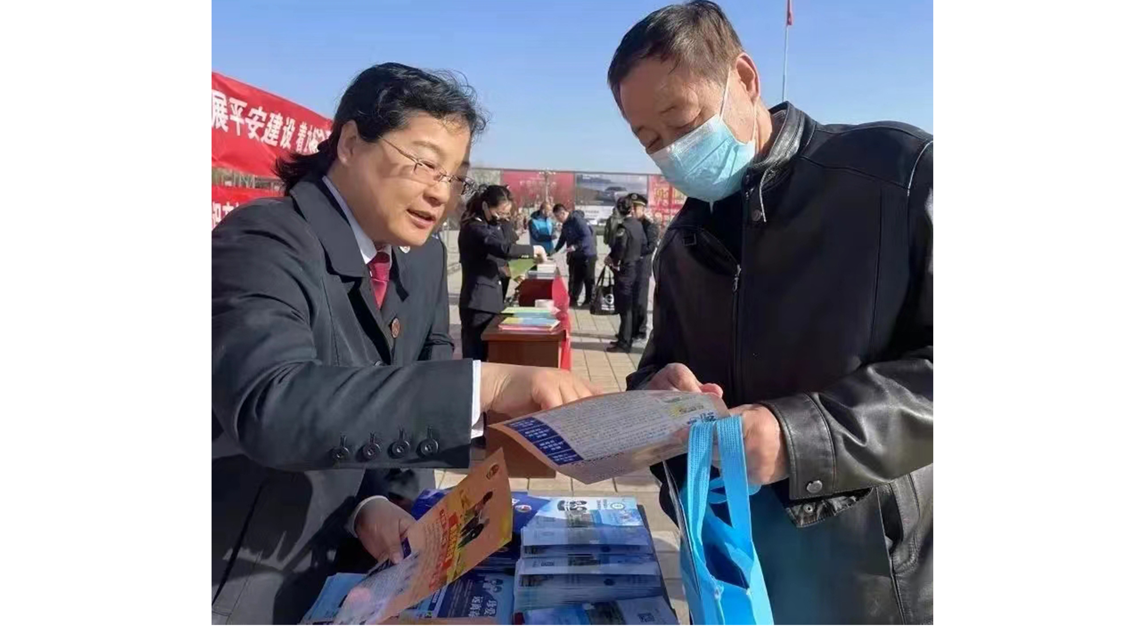 乌海市检察院积极参加市域社会治理现代化试点主题宣传活动启动仪式